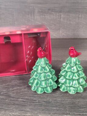 St. Nicholas Square Yuletide Salt & Pepper Shaker Set 2 Christmas Trees Cardinal